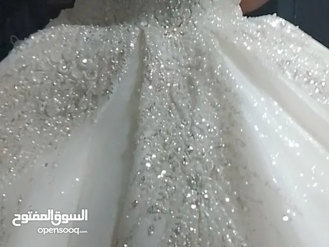 فستان عرس ابيض