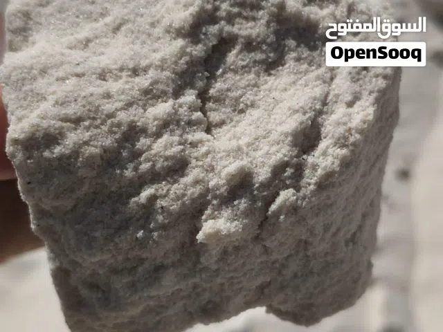 رمل سيليكا ابيض خام