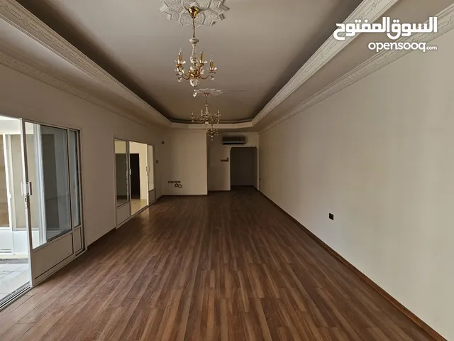 430 m2 More than 6 bedrooms Villa for Sale in Muharraq Busaiteen