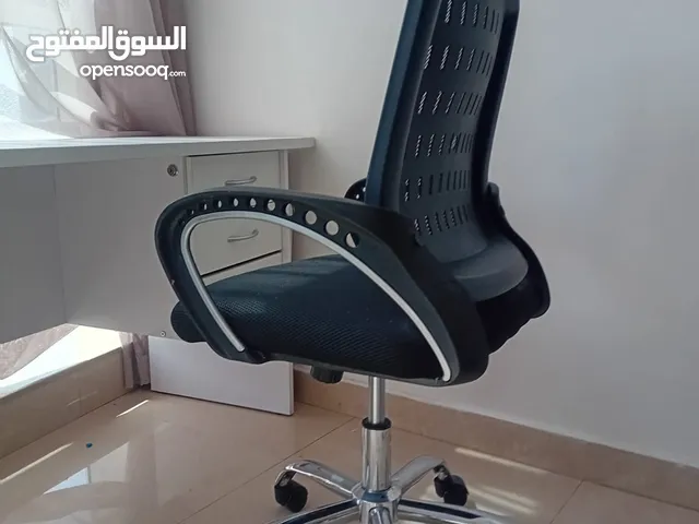desk chair in good condition