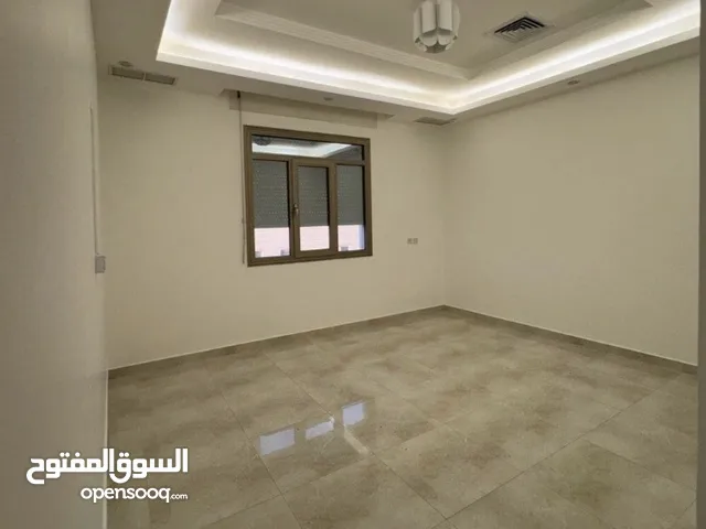 0m2 4 Bedrooms Apartments for Rent in Hawally Hitteen