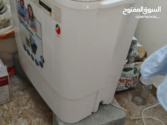 خيمه شعر 20متر بكامل جلساتها مع وجود تلاجه صغير الحجم وغسالة