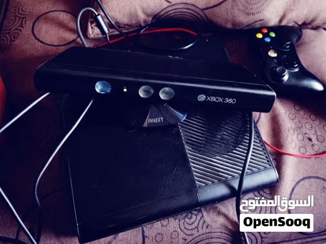 للبيع XboxE 360 بحالة ممتازة مع كاميرا