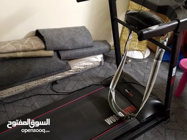جهاز رياضة للمشي تريدميل