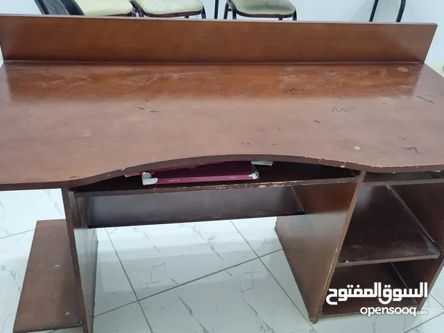 طاوله. مكتبيه. 50دينار