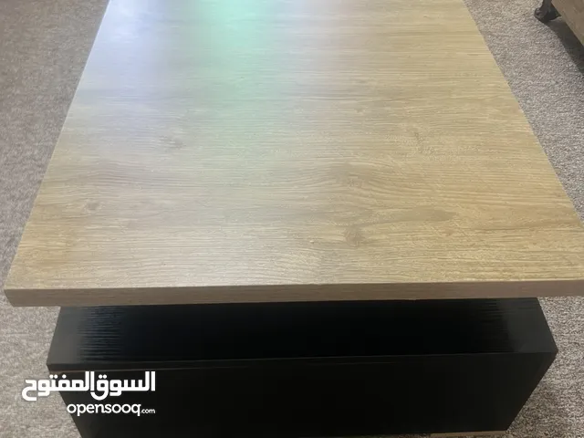 طاولة تلفزيون