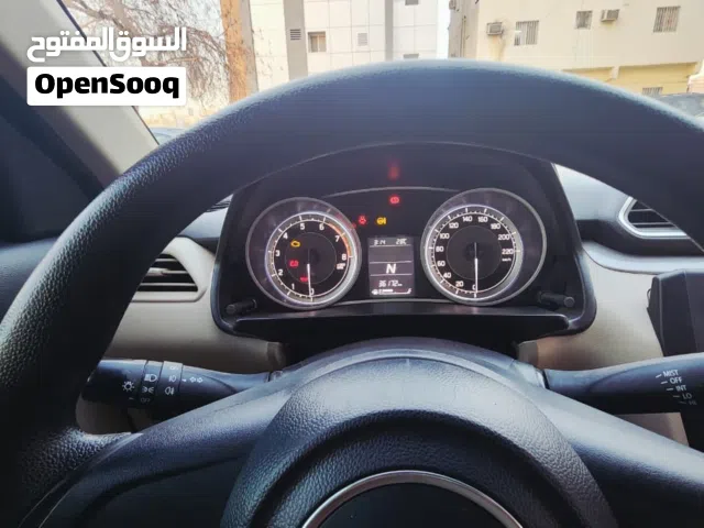 2025 سوزوكي ديزاير Standard