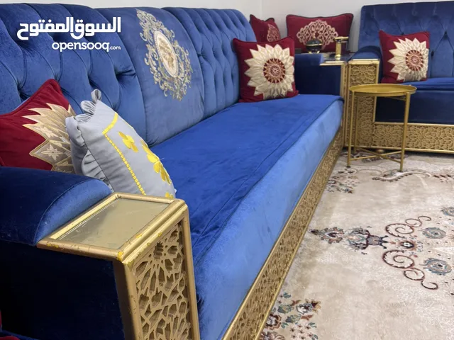 طقم جلوس كامله وغرفة نوم كينج سايز