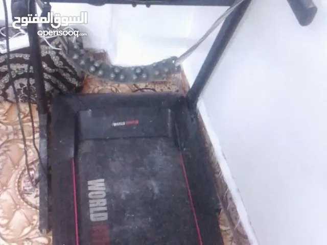 جهاز سير رياضي بسرعات متعدده مع قياس الضغط وضربات القلب ورجاج للارداف بسعر مميز 120 دينار