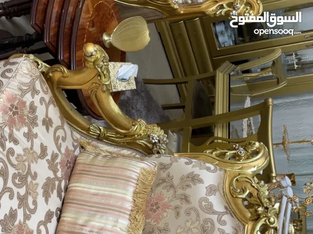 غرفة ضيوف ملوكي كاملة للبيع