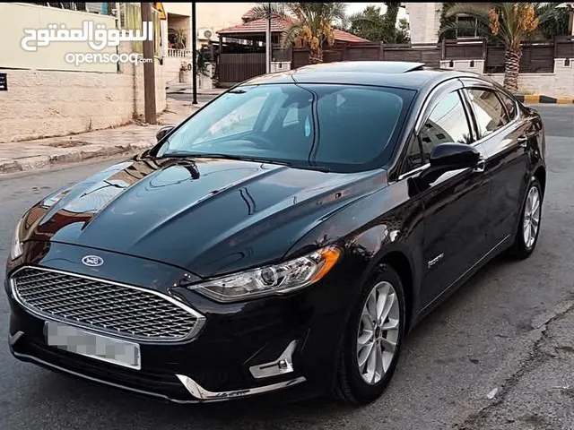 Sedan Ford in Amman