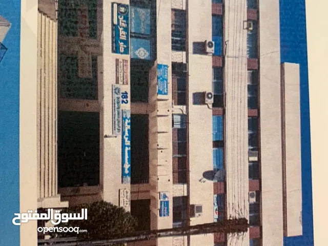 مجمع تجاري على تلات شوارع رئيسية في العبدلي مكون من أربع طوابق  ref 1536
