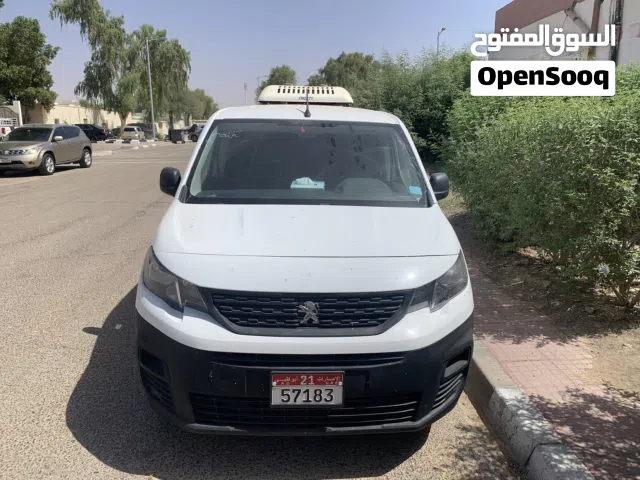 2022 بيجو بارتنر Van Short Body