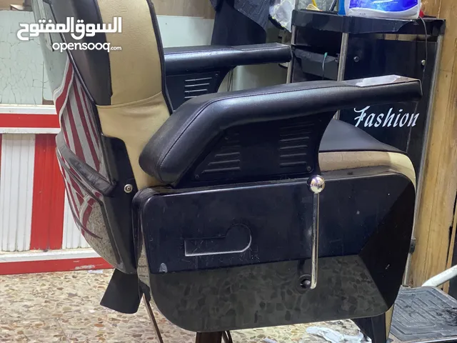 كرسي حلاقه وميز مرايه