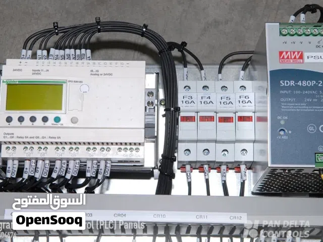 لوحات تحكم كهربائية وبرمجة PLC