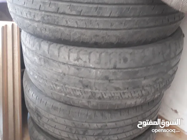 إطارات مستعملة