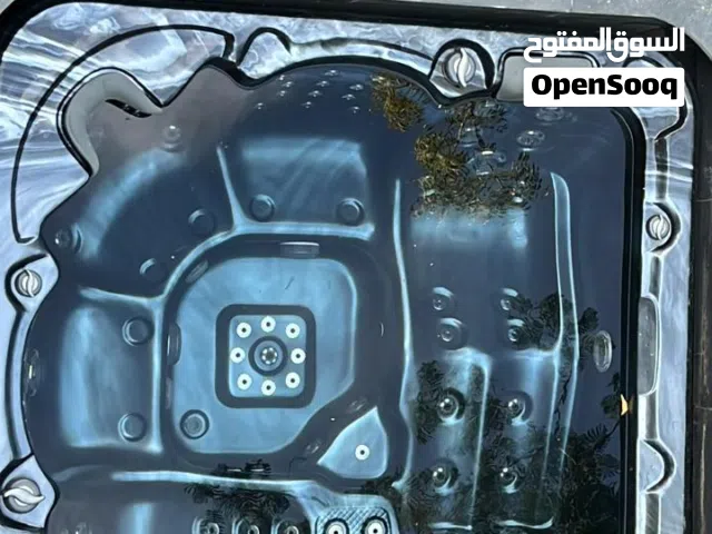 جاكوزي اربع اشخاص
