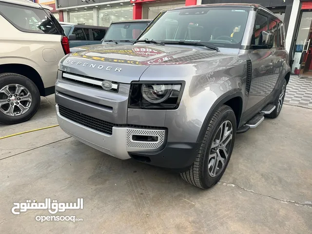 Land Rover Defender in Kuwait City