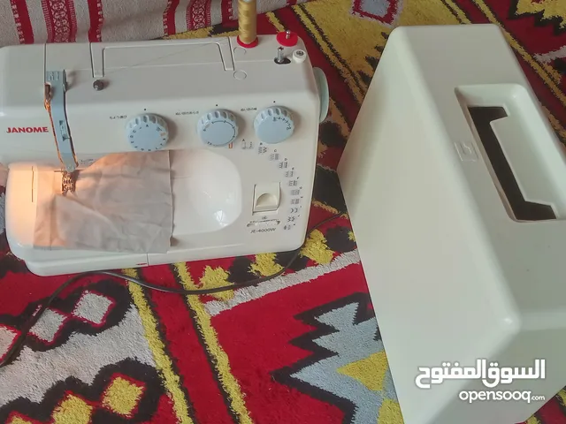 للبيع ماكينة خياطة ، تخيط جميع أنواع الخياطة و أشكال التطريزات الجميلة