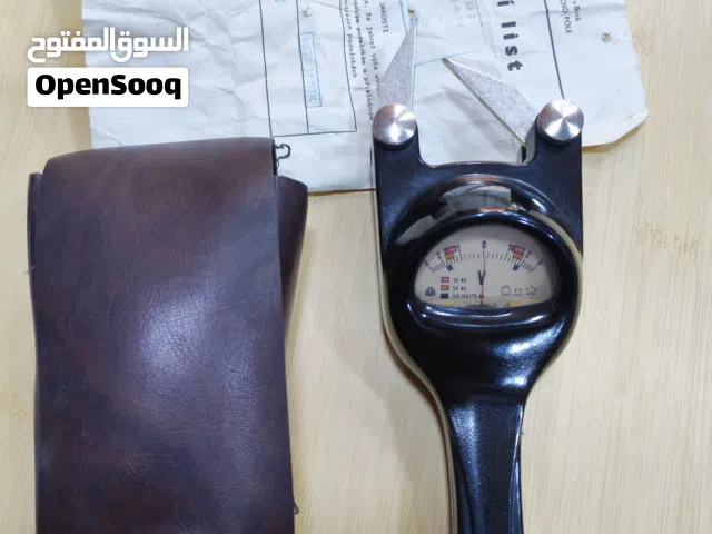 مقياس جهد بطاريات السيارات  (Battery Load Tester)