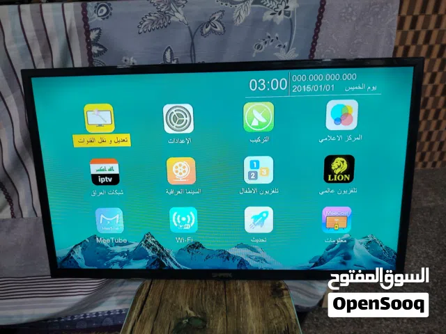 شاشه شارك حجم 32، بدون نت ومكفوله، وياها ريموت وقاعده وستلايت نت، دقتها LED, السعر ب 90 وبيها مجال،