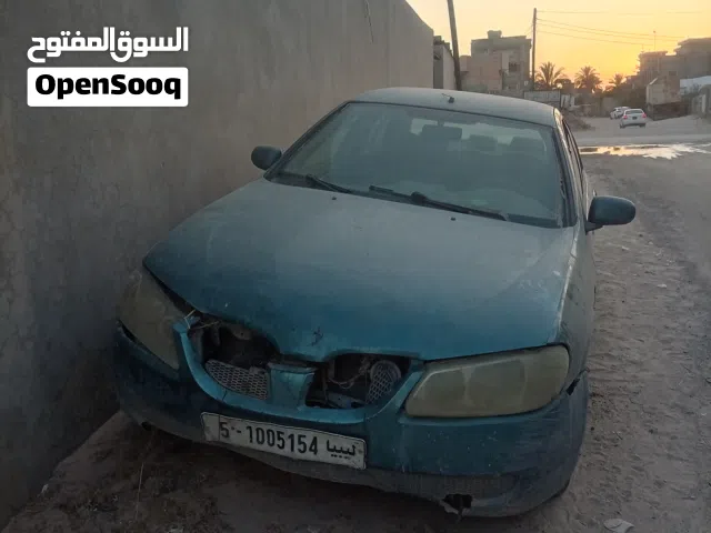 2005 نيسان الميرا