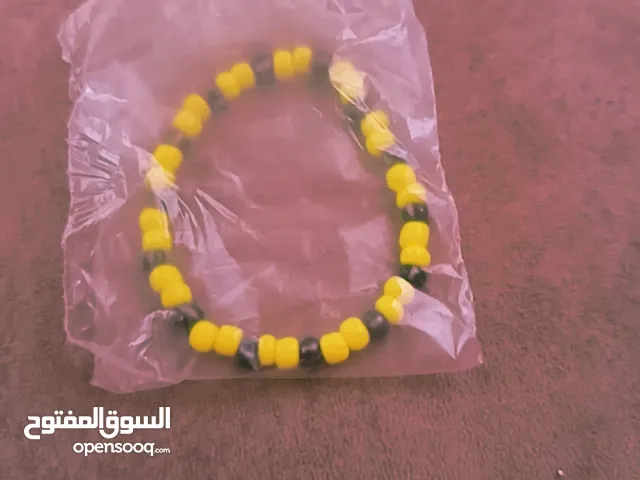 إسوارة خرز يدوي تصميم مميز تصميم انيق و لطيف خفيفه و مريحه على اليد مناسبه للاطفال و الكبار خام عا