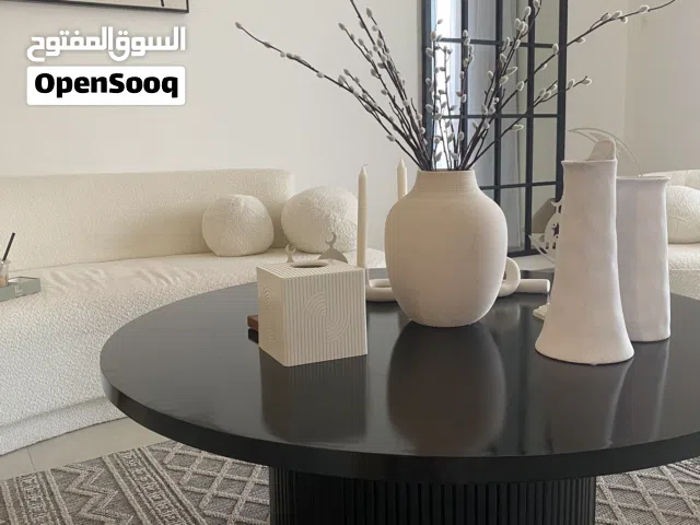 طاولة نظيفة جدا استخدام بسيط