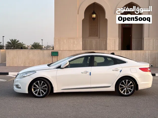 2014 هيونداي ازيرا Standard