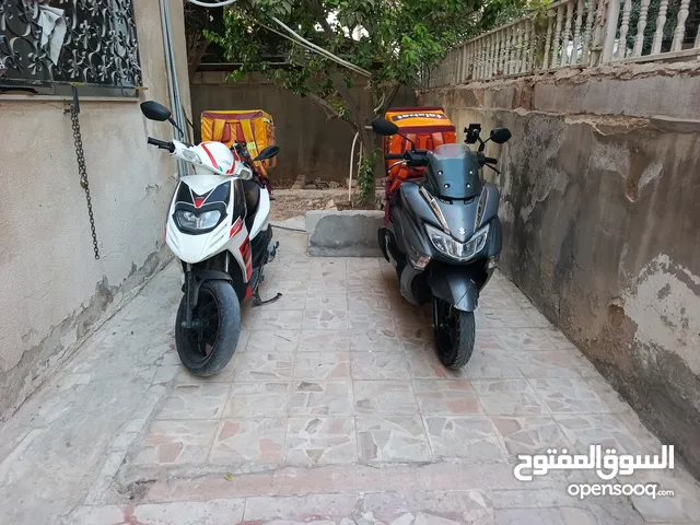 سكوتر غني عن التعريف ابريليا موديل2020 متور 150 سي سي معمول صيانه كاملة كوشوك جديد بريكات جديده