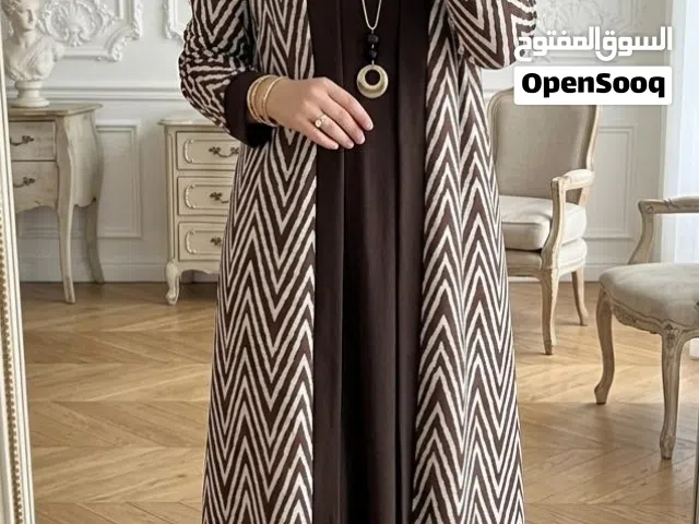 اروع عباية بيشت للعيد قطعتين مع سنسال تواصلي معي وما بتندمي لحقي حالك للعيد توصيل عبايتك  لباب بيتك