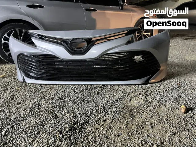 بنفر كامري 2018 Le قدام