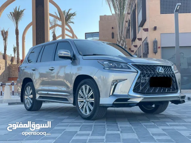 للبيع لكزس LX 570 موديل 2017 خليجي وارد قطر
