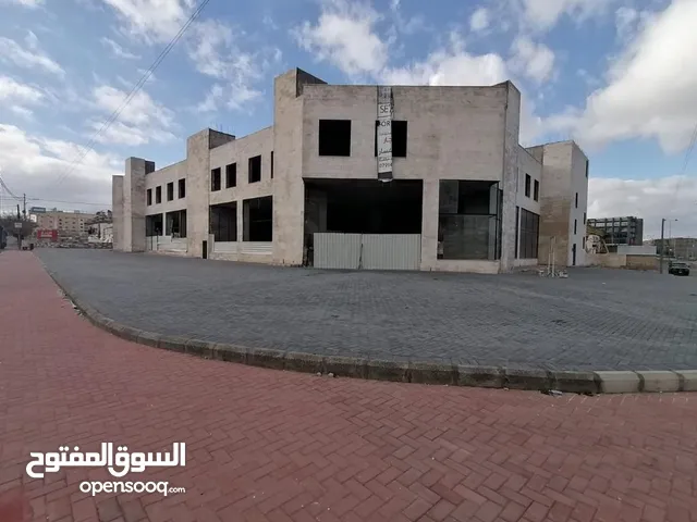 مجمع تجاري للبيع في منطقة المقابلين شارع القدس على 3 شوارع