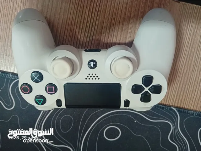 يد بلستيشن 4
