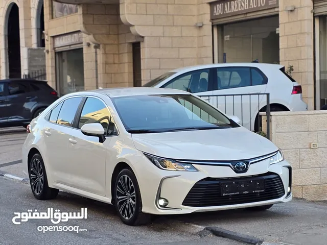 هايبريد تويوتا كورولا كهرباء & بنزين