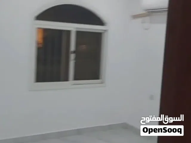 شقة للايجار صباح السالم دور ارضي بموقع مميز