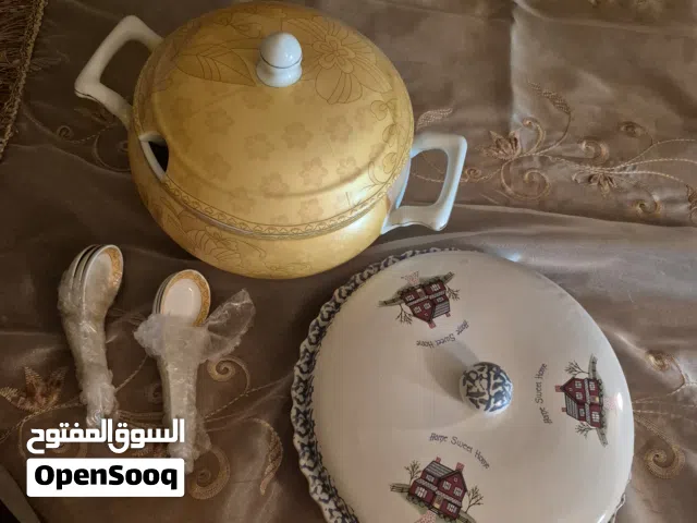 اناء للشوربة وصحن تقديم للضيافة