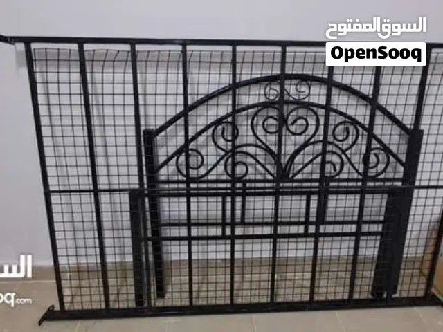سرير حديد 120 بحالة جديد بالمرتبة