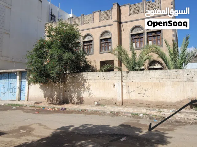 فله دورين  حجر للبيع في الاصبحي  ثمان لبن جاهز معمد في السجل العقاري مع حوش دوران  وشارع 12