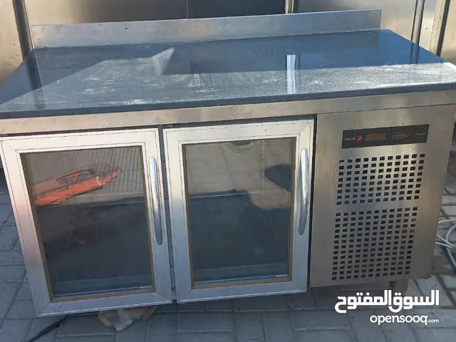 MARAYA KITCHEN EQUIPMENT chiller with table