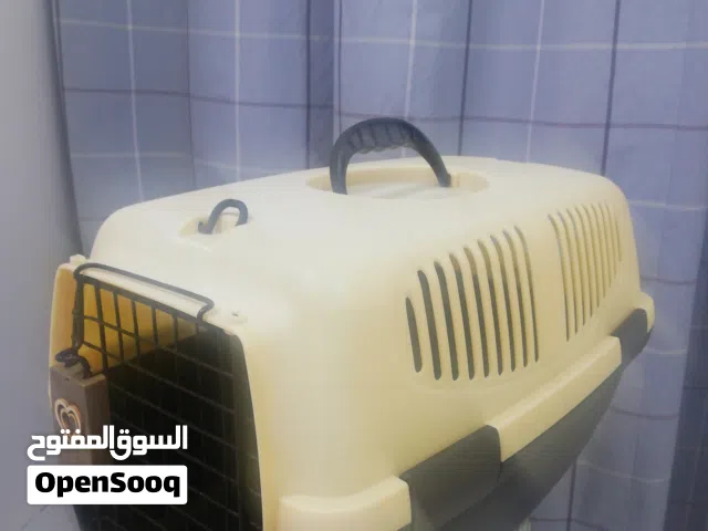 بوكس حيوانات اليفة (قطط) مستعمل استعمال خفيف جدا......................................لدواعي السفر.