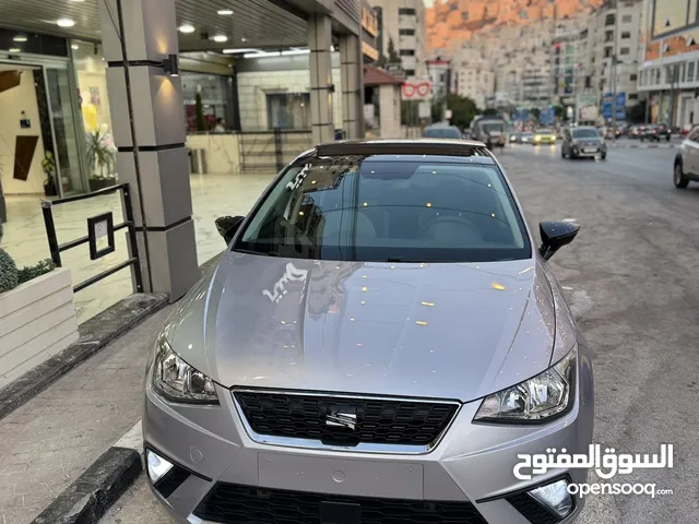 سيت ابيزا تومات مع فتحه