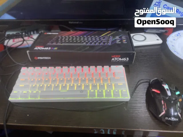 كيبورد mechanical جيمنج مع ماوس لون ابيض  استعمال خفيف مع الكرتونة السعر قابل للتفاوض