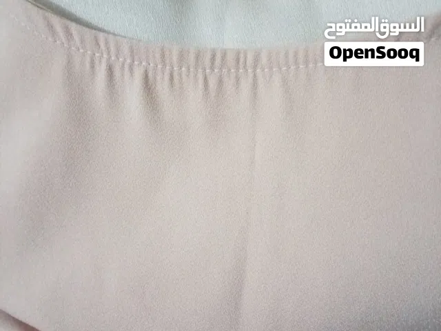 بلوزة ناعمة أكمام قصيرة