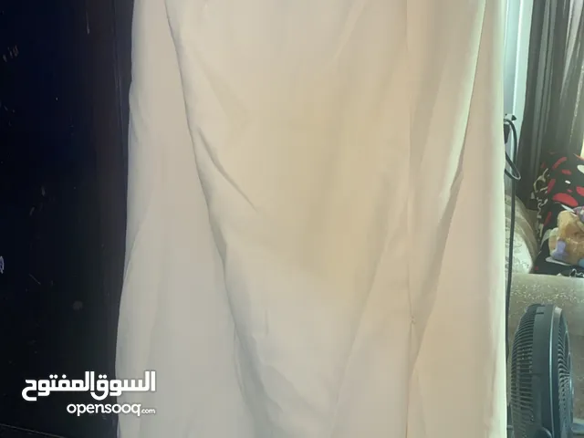 بدينااااار بس القطعه تنوره لون ليموني مقاس Mوتنوره ورديه مقاس L/xl