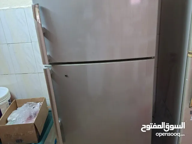 ثلاجة للبيع بحالة ممتازة ، في الشامخة السعة اكثر من 600 لتر