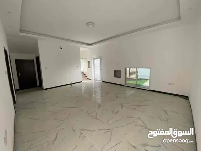 150 m2 4 Bedrooms Villa for Rent in Ajman Al-Zahya