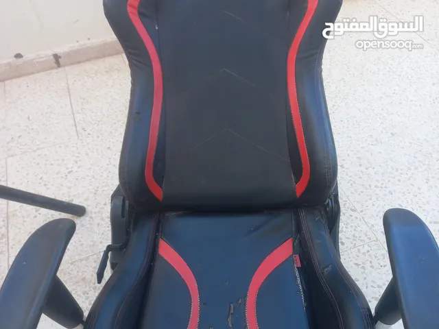 كرسي مستعمل خدش بسيط و مرحي