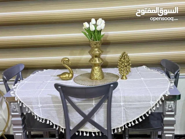 ميز طعام مع 3 كراسي